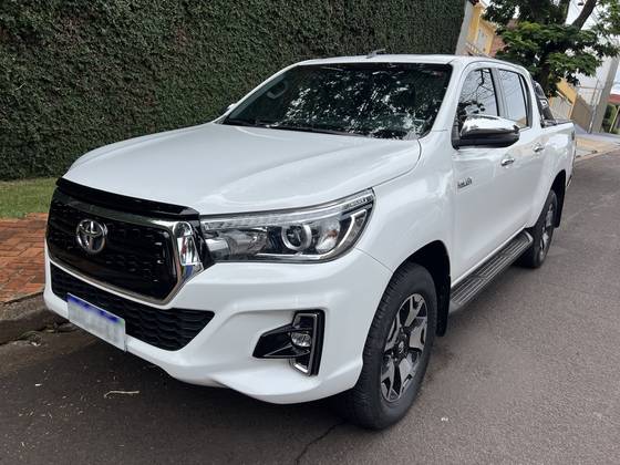 TOYOTA HILUX 2.8 SRX 4X4 CD 16V DIESEL 4P AUTOMÁTICO